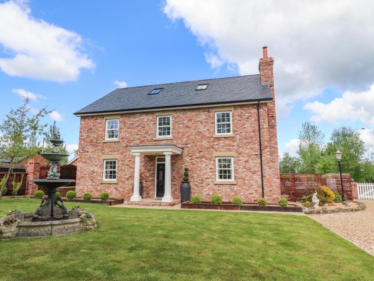 Moor End Manor Villa Poulton-le-Fylde Kültér fotó