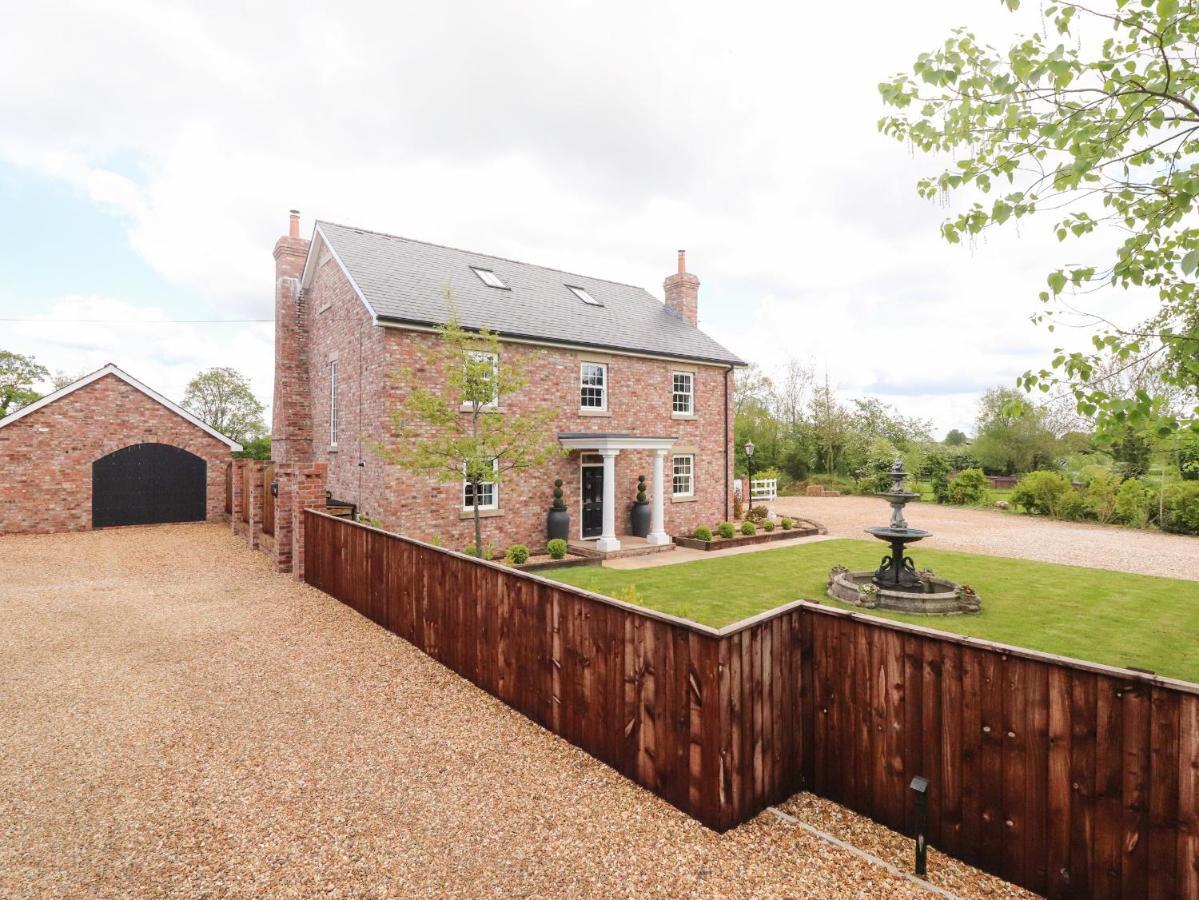 Moor End Manor Villa Poulton-le-Fylde Kültér fotó
