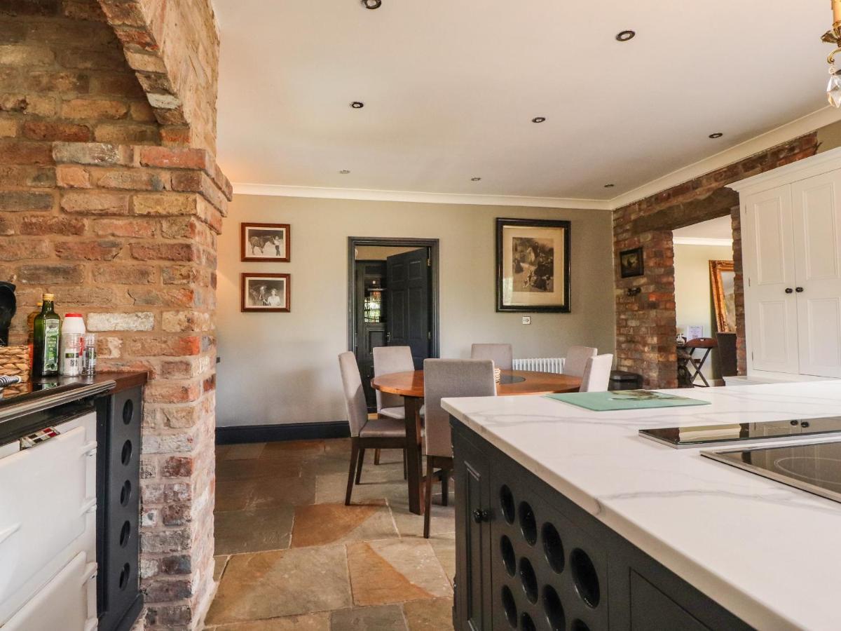 Moor End Manor Villa Poulton-le-Fylde Kültér fotó